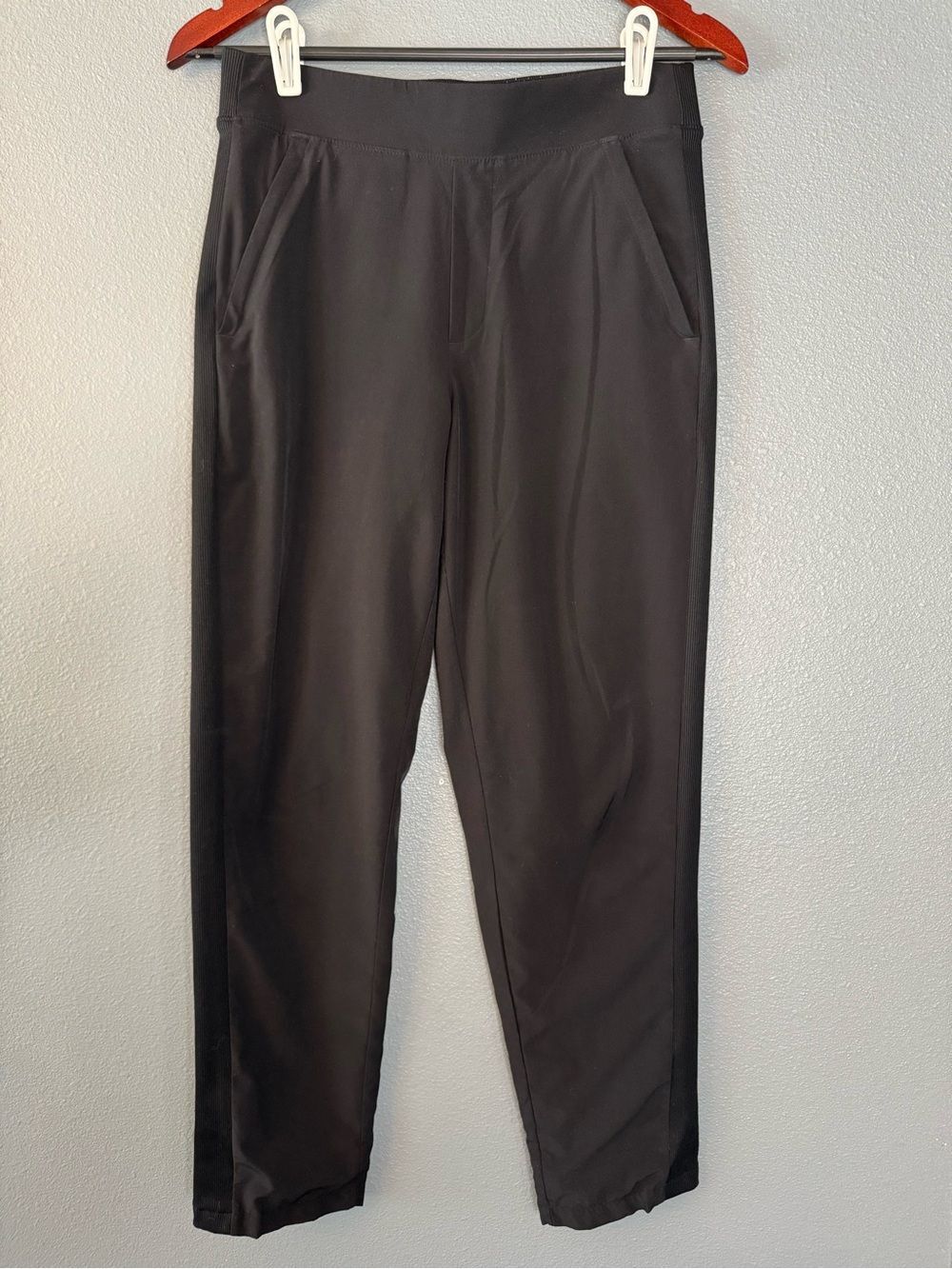 Athleta Black Brooklyn Mid Rise Ankle Pant 4 Ribbed Side Leg Travel Active